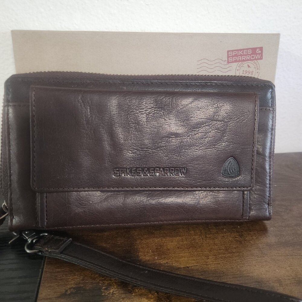 Spikes & Sparrow Woman's Wristlet